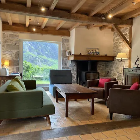 Elgundua Holiday home Larrau